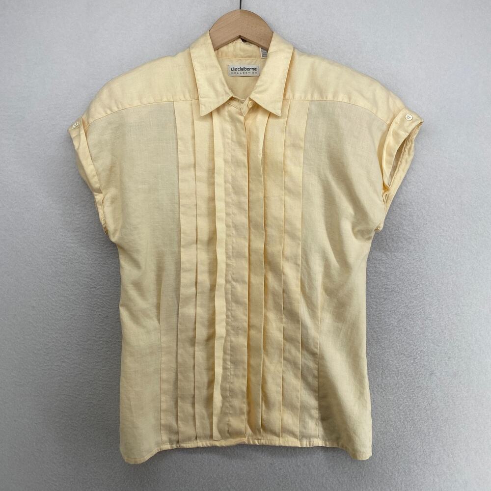 Liz Claiborne Pale Yellow Short Sleeve Pleated Blouse